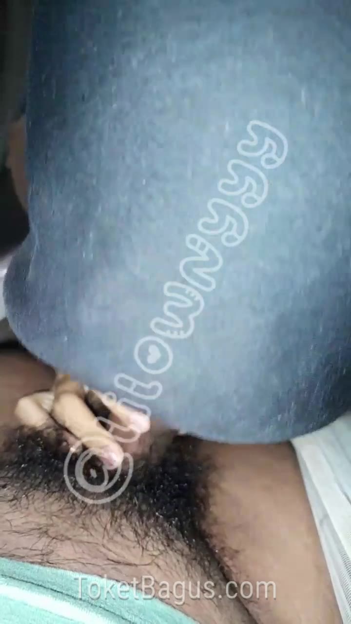 Jilbab yg sange pengen tau rasa pejuh