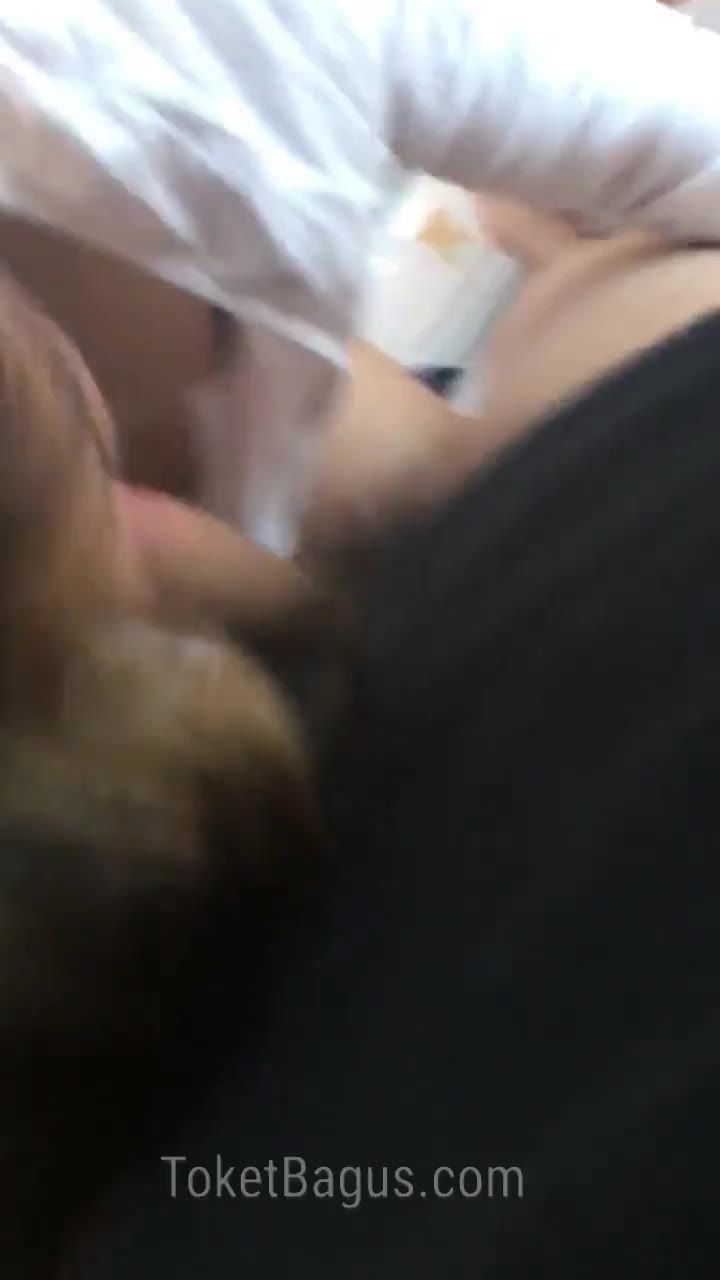 Nyepongin kontol teman curhat